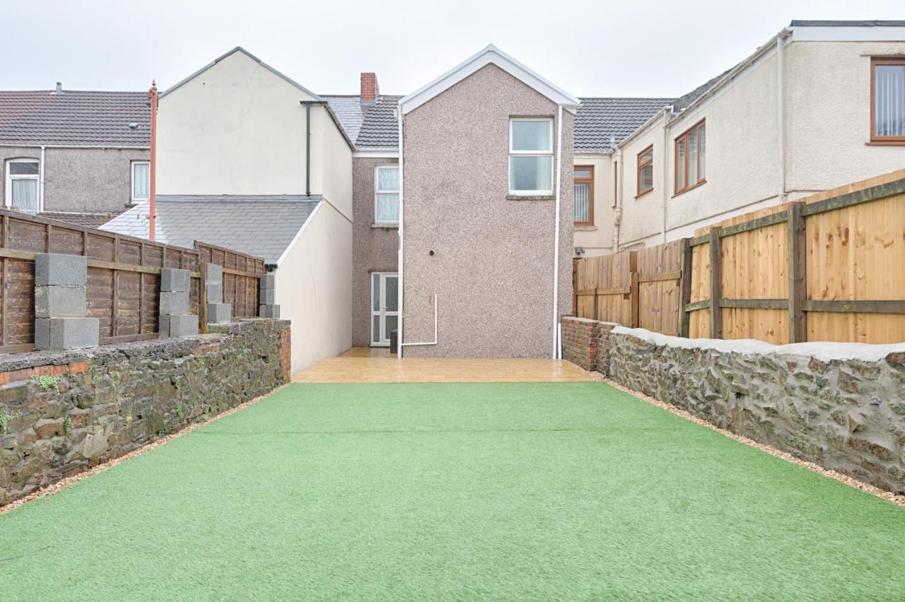 Large Green Garden, 4 Bedrooms, Sleeps 8 Swansea Exterior photo