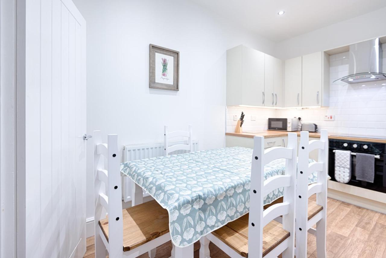 Large Green Garden, 4 Bedrooms, Sleeps 8 Swansea Exterior photo